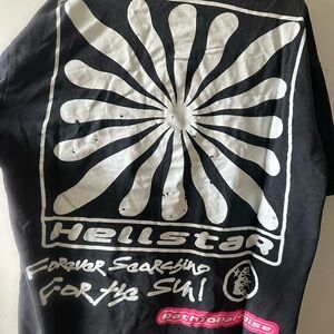Hellstar Record’s “Forever searching for the sun” T-shirt